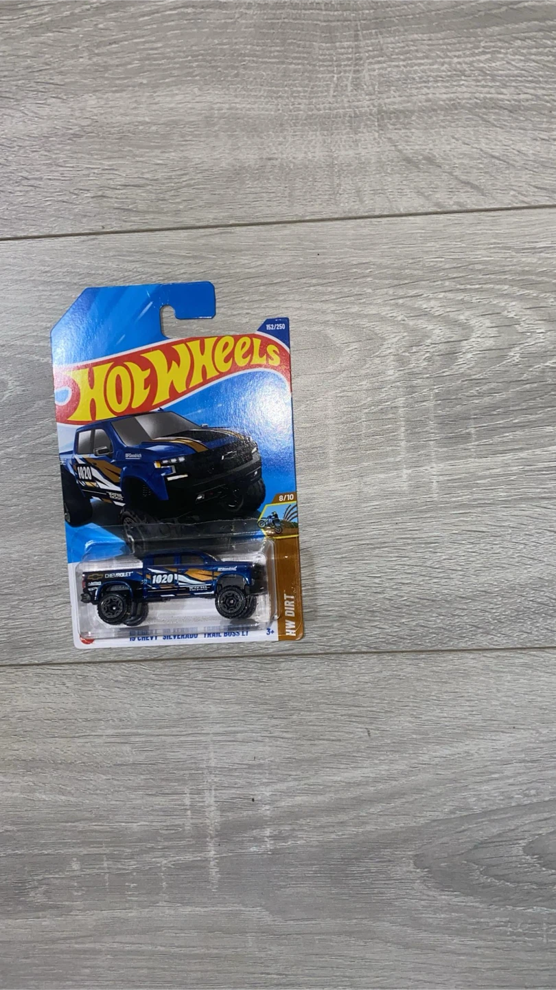Hot Wheels '19 Chevy Silverado Trail Boss LT Blue Diecast Car