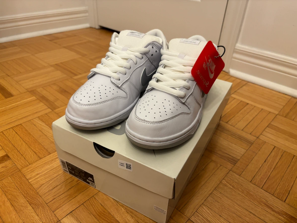 Rair, Brand New Nike Supreme SB Dunk Low White Metallic Silver - photo 3