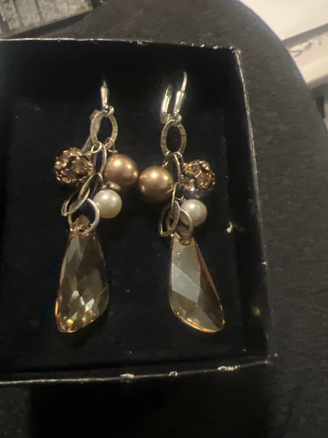 Stunning earring which dazzle in sunlight