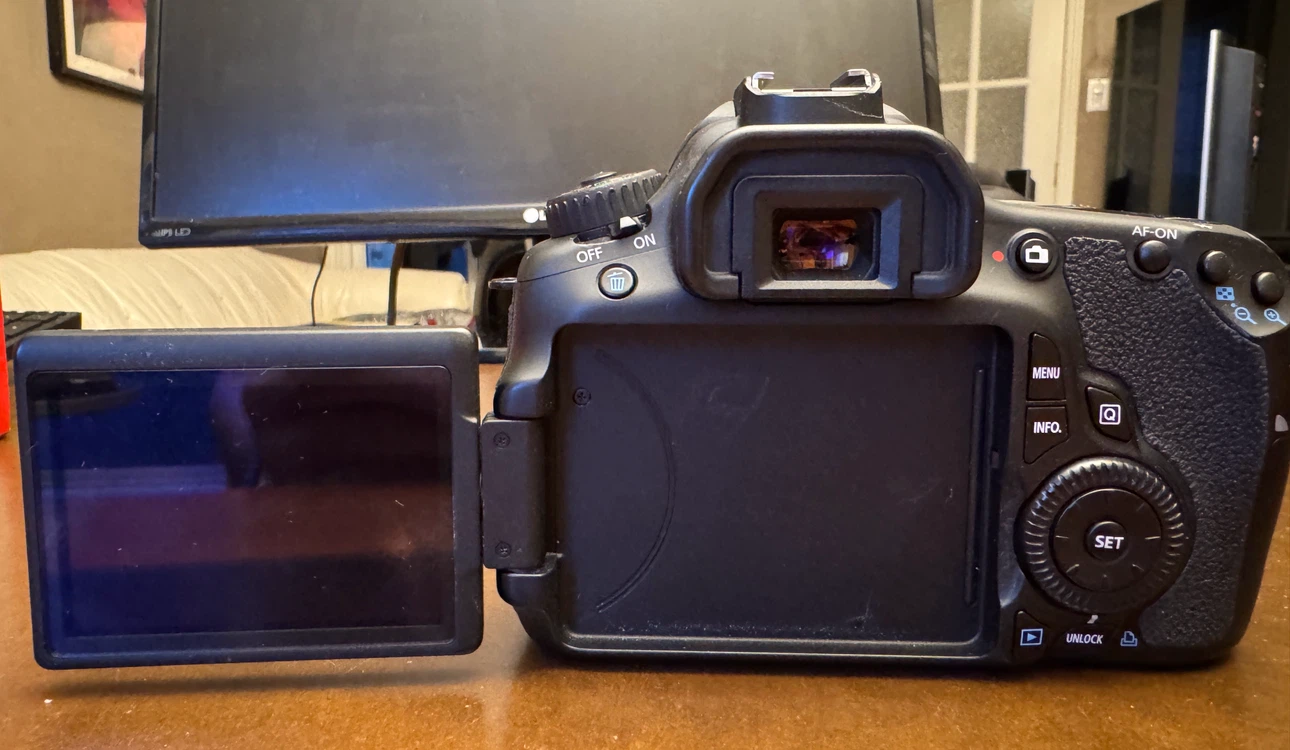 Canon EOS 60D DSLR Camera with Box - photo 5