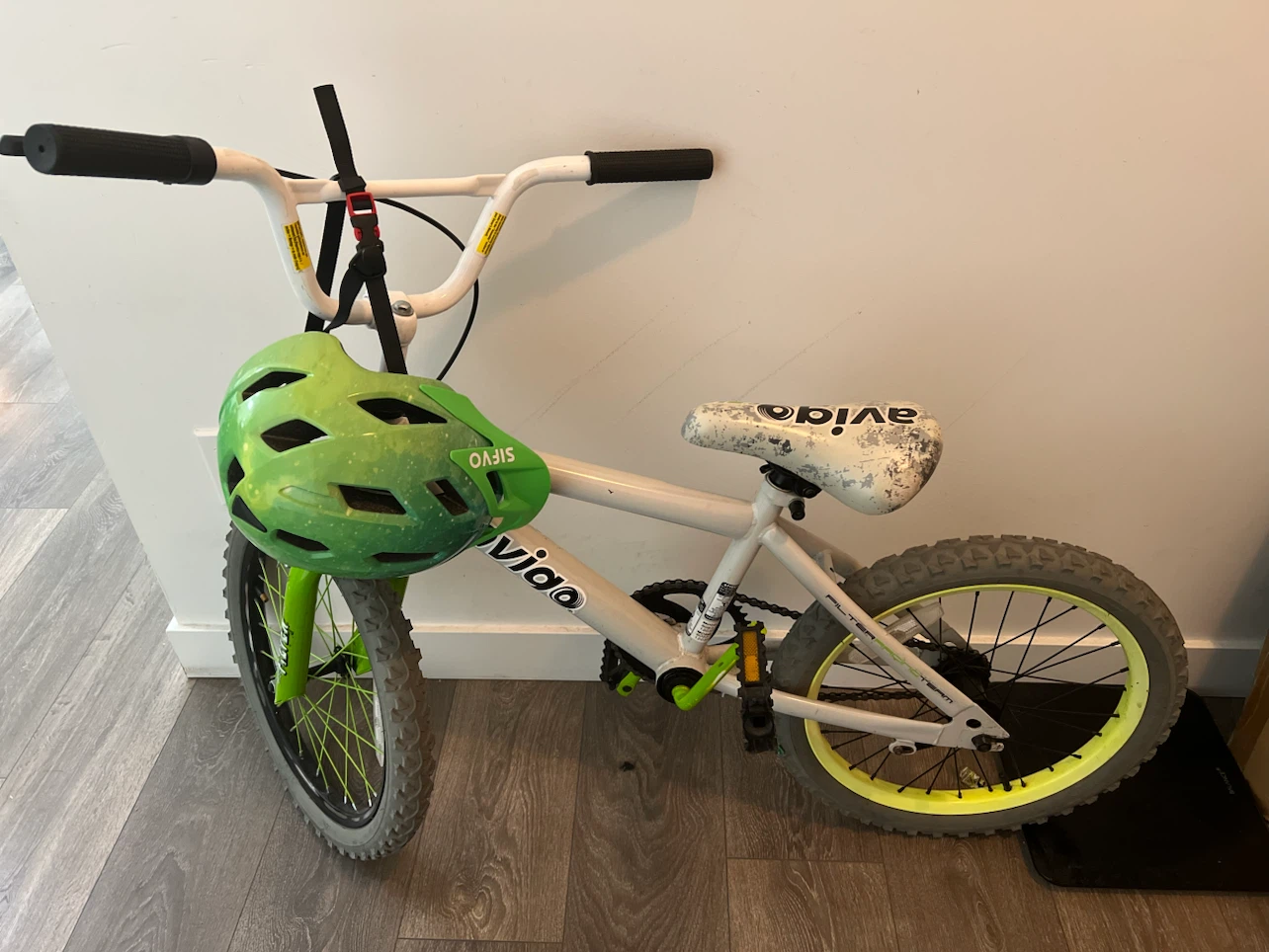 Avigo Kids BMX Bike