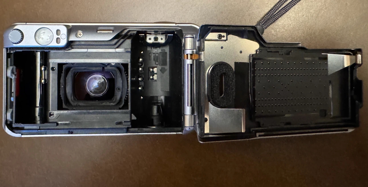 Canon Sure Shot 130u Caption Camera - photo 2