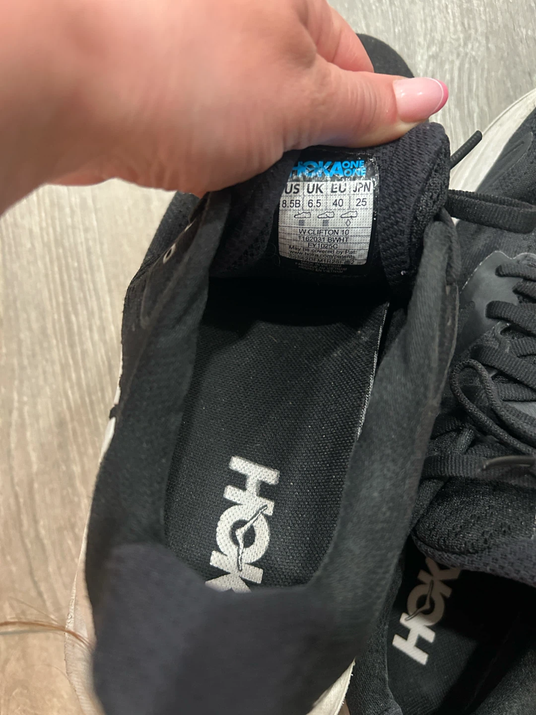 Hoka Clifton 10 Women's Running Shoes - Black - Size 8.5 - photo 4