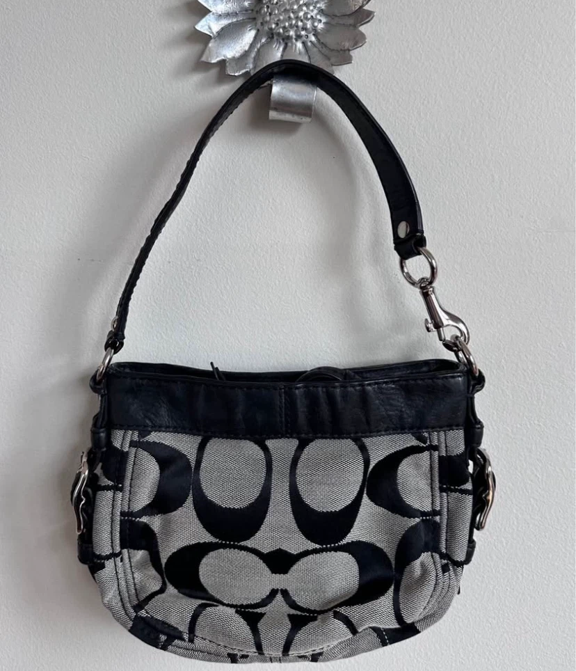 Vintage Coach Mini Zoe Shoulder Bag - photo 2