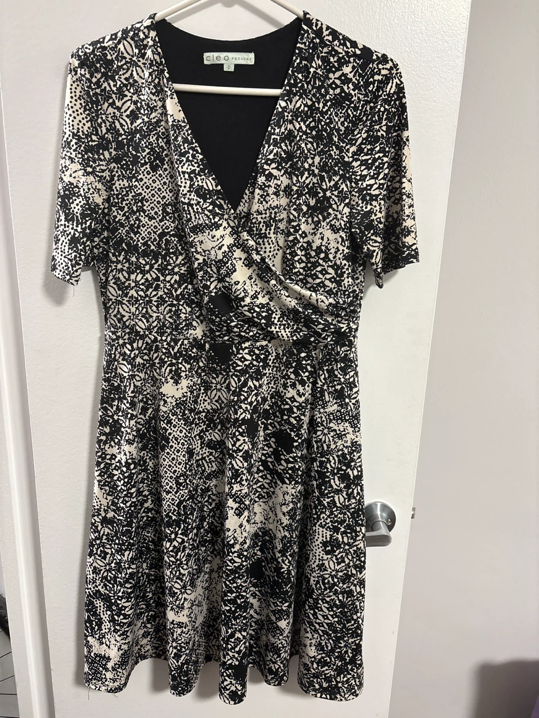 Cleo Petites Black & White Patterned Wrap Dress - photo 3