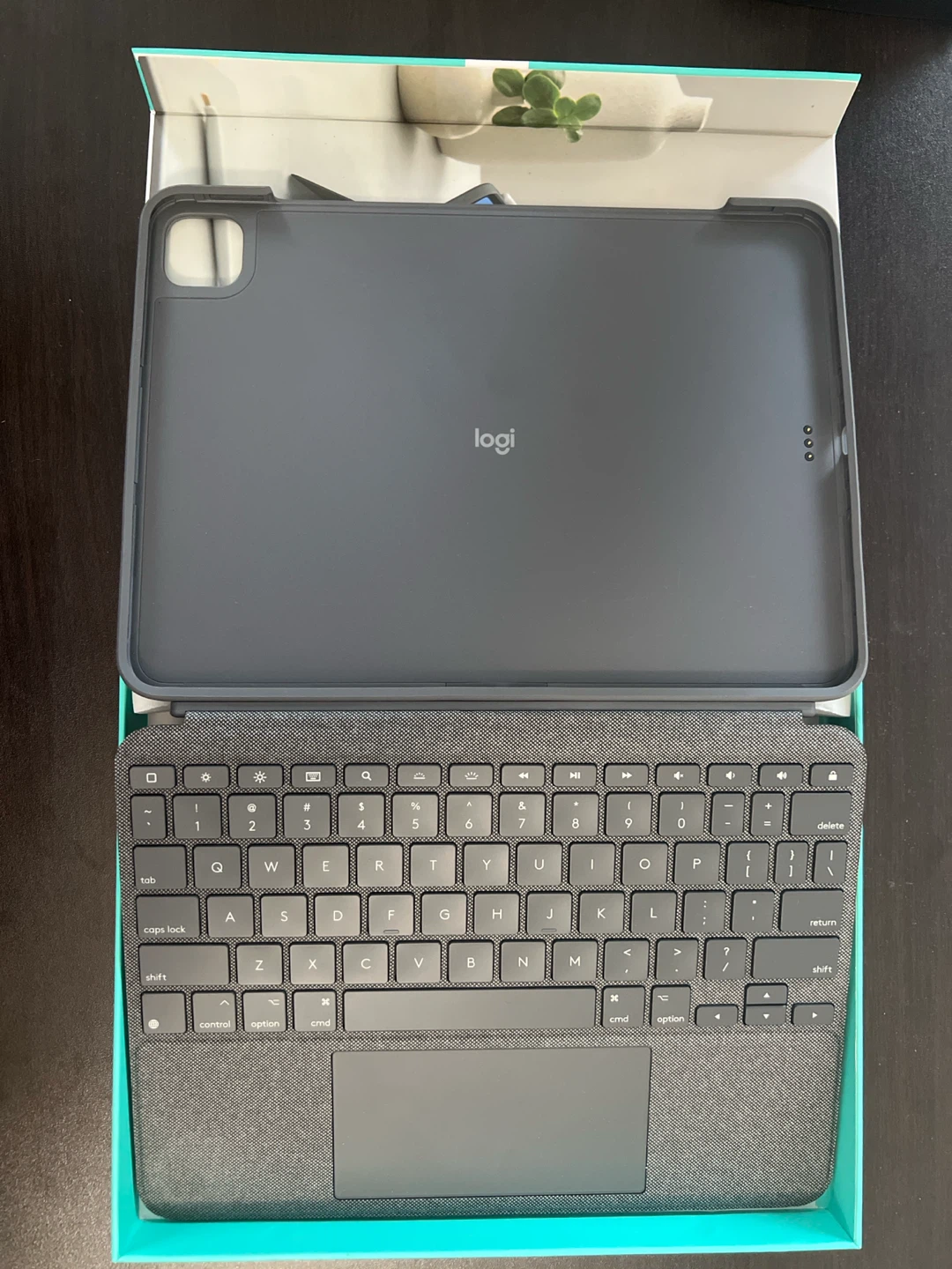 Logitech Combo Touch Keyboard Case for iPad Pro 11-inch - photo 3