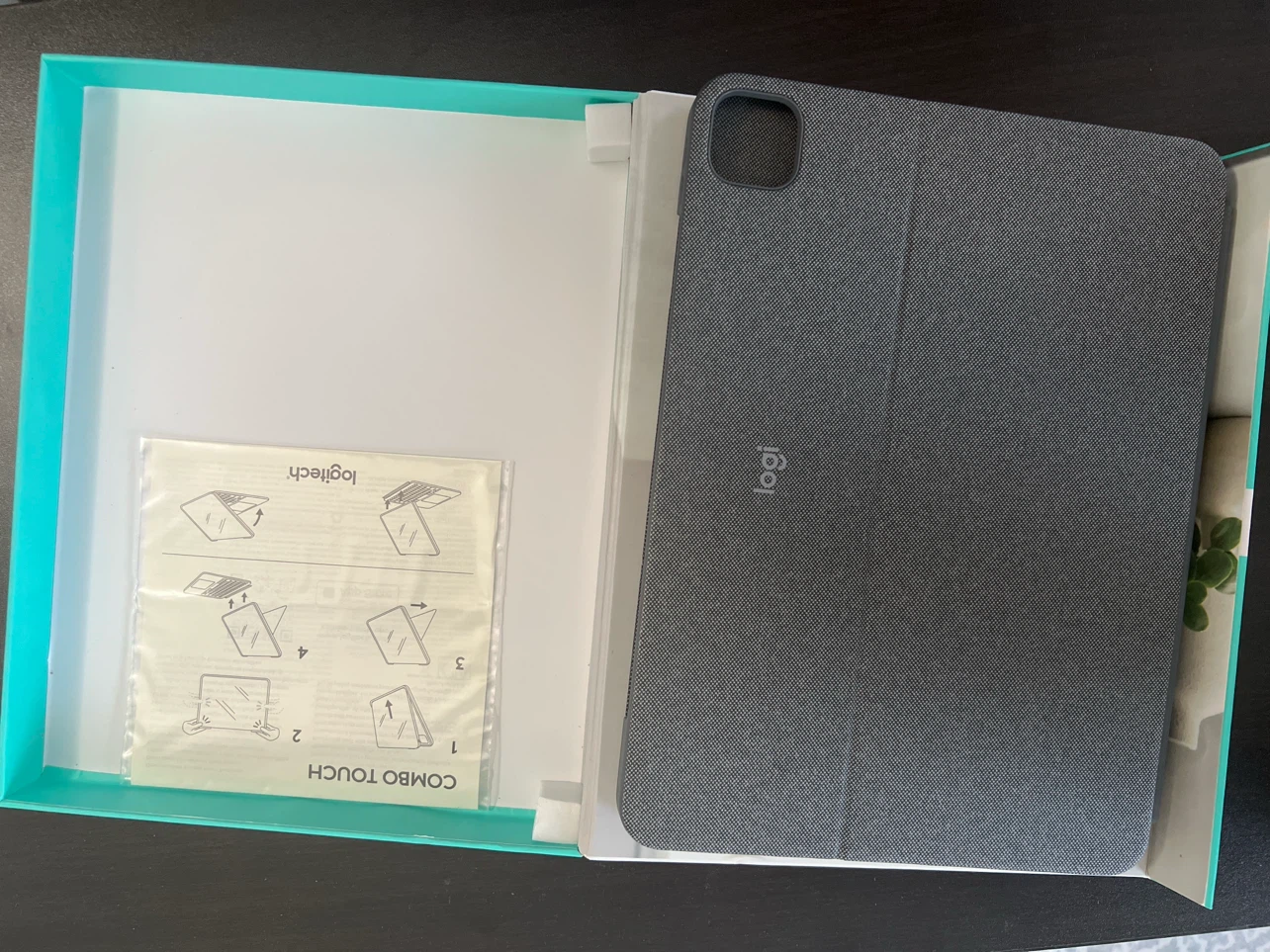 Logitech Combo Touch Keyboard Case for iPad Pro 11-inch - photo 4