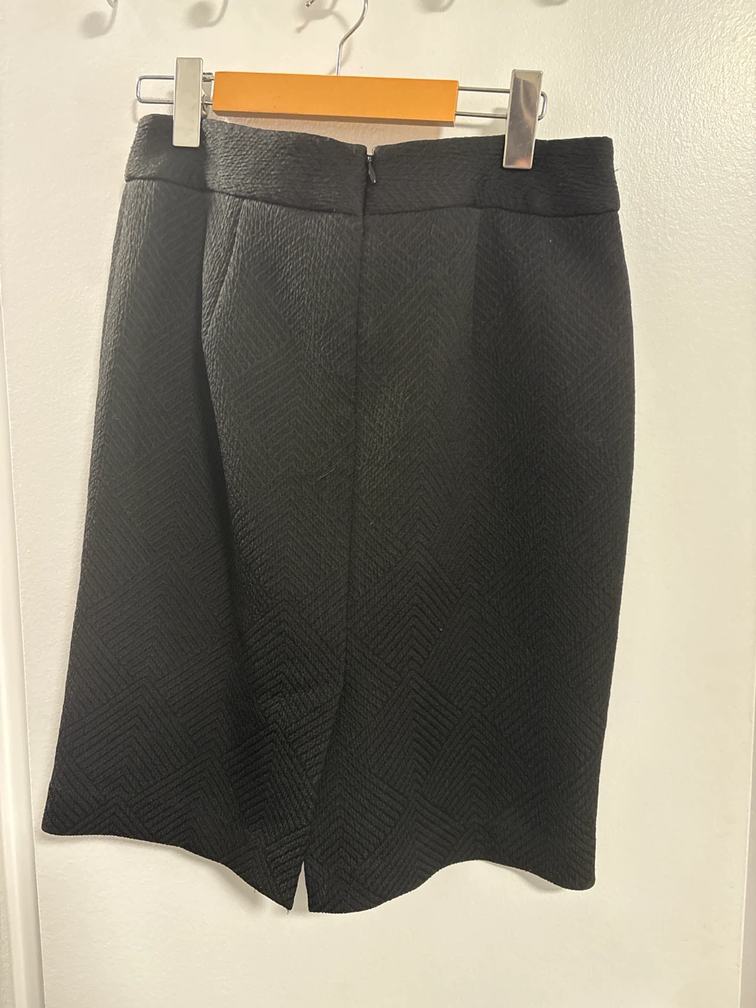 Banana Republic Black Textured Pencil Skirt Size 4 - photo 2