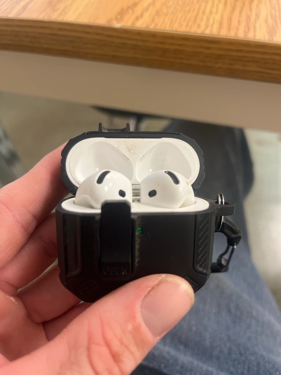 Apple AirPods Pro (4th Generation) Wireless Earbuds - photo 2