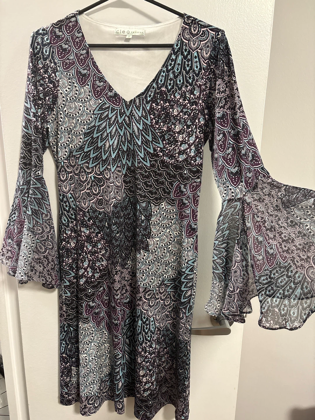 Cleo Petites Bell Sleeve Dress size small