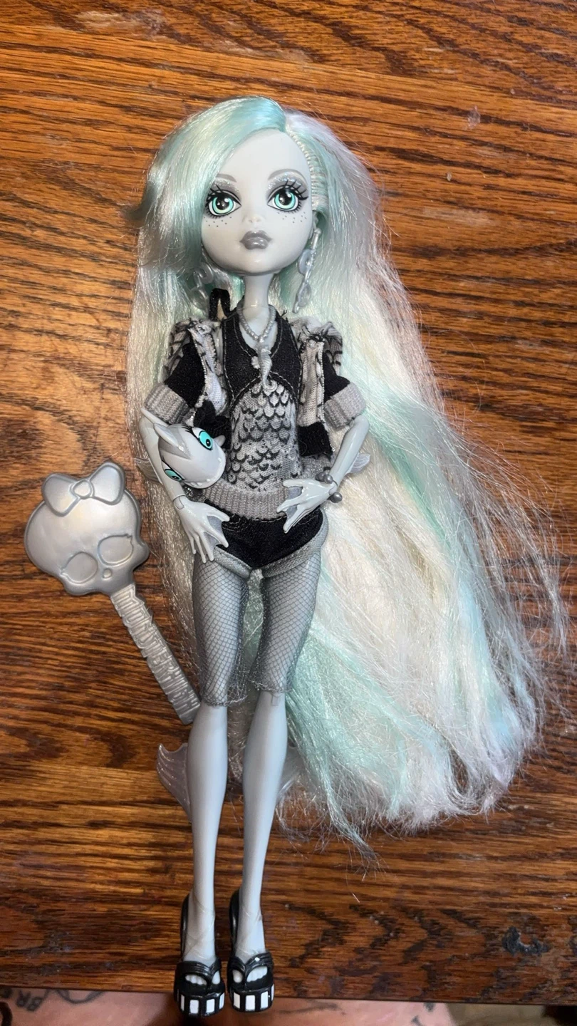 Monster High Doll - Lagoona Blue reel drama