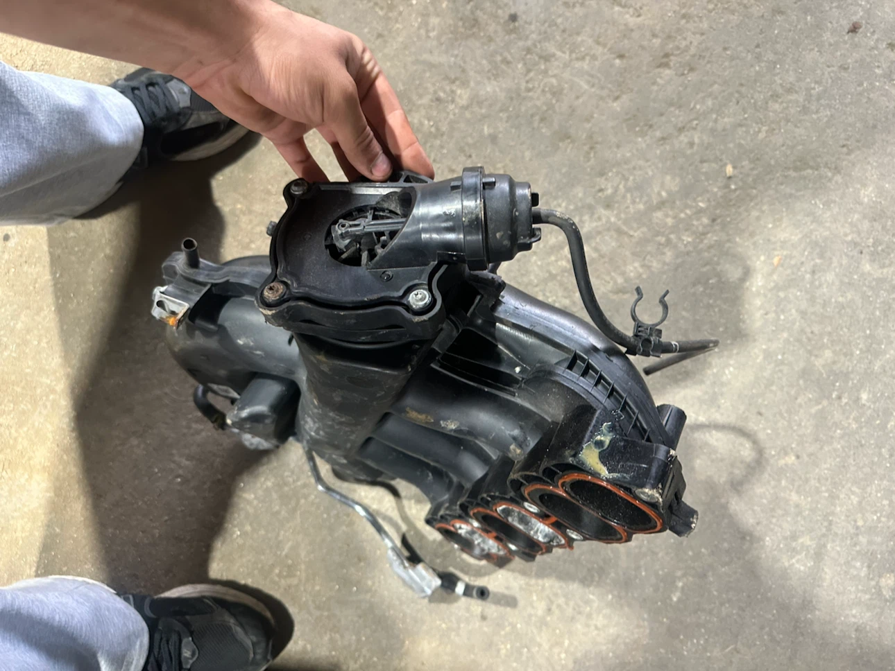 2018 Nissan pathfinder/Altima Intake Manifold Assembly