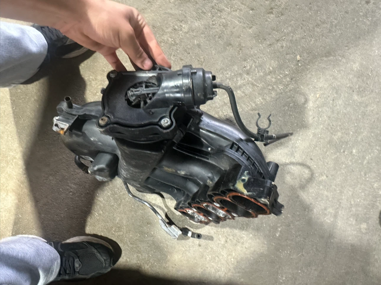 2018 Nissan pathfinder/Altima Intake Manifold Assembly - photo 2