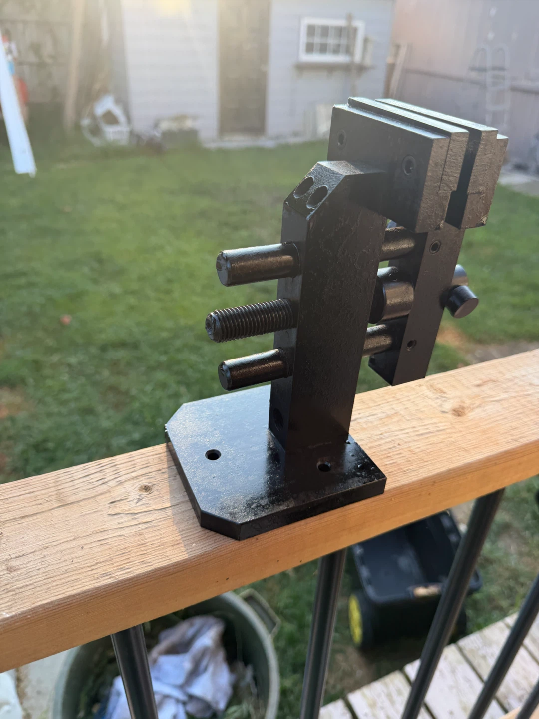 Black Swivel Bench Vise - photo 3