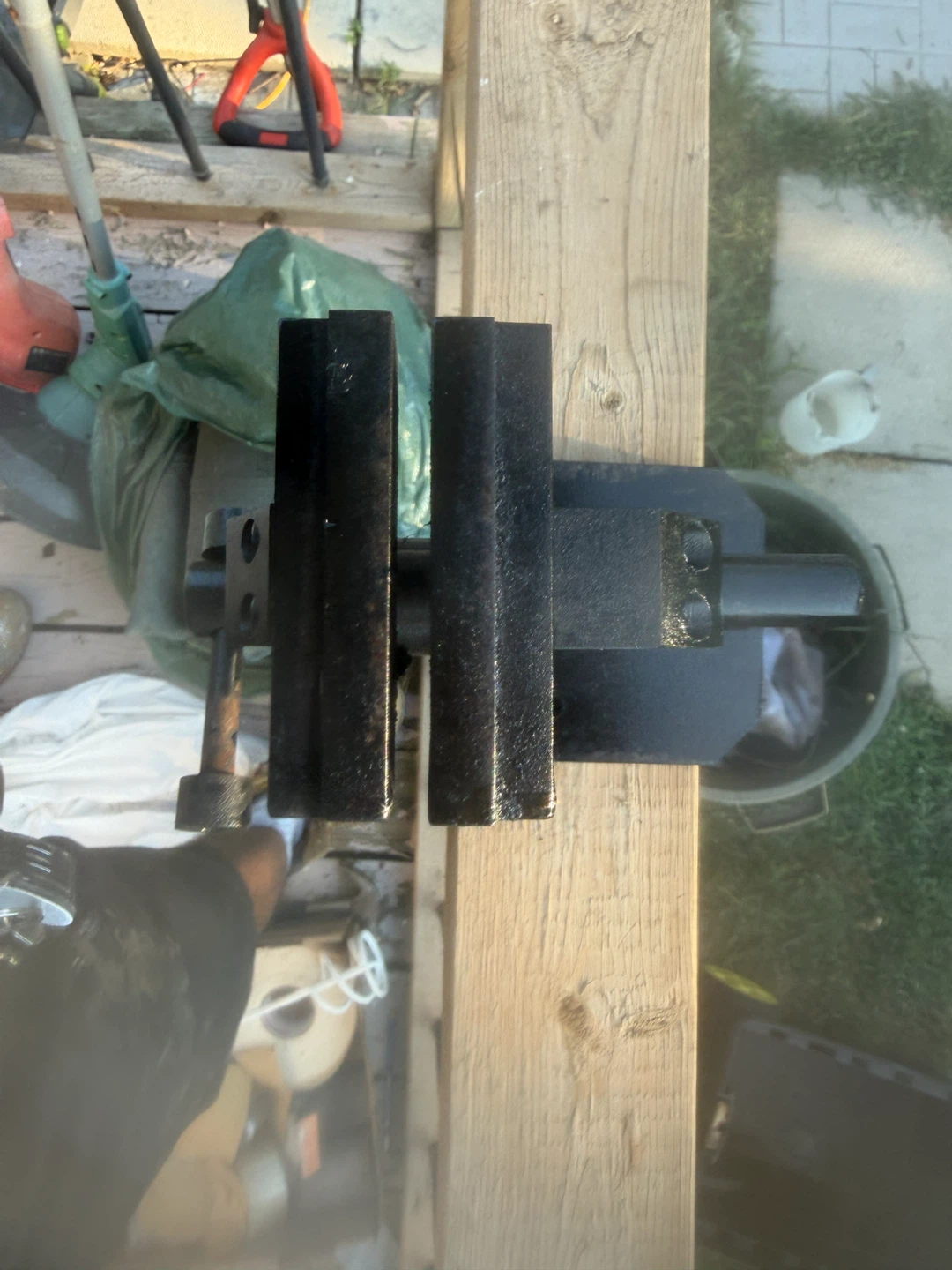 Black Swivel Bench Vise - photo 4