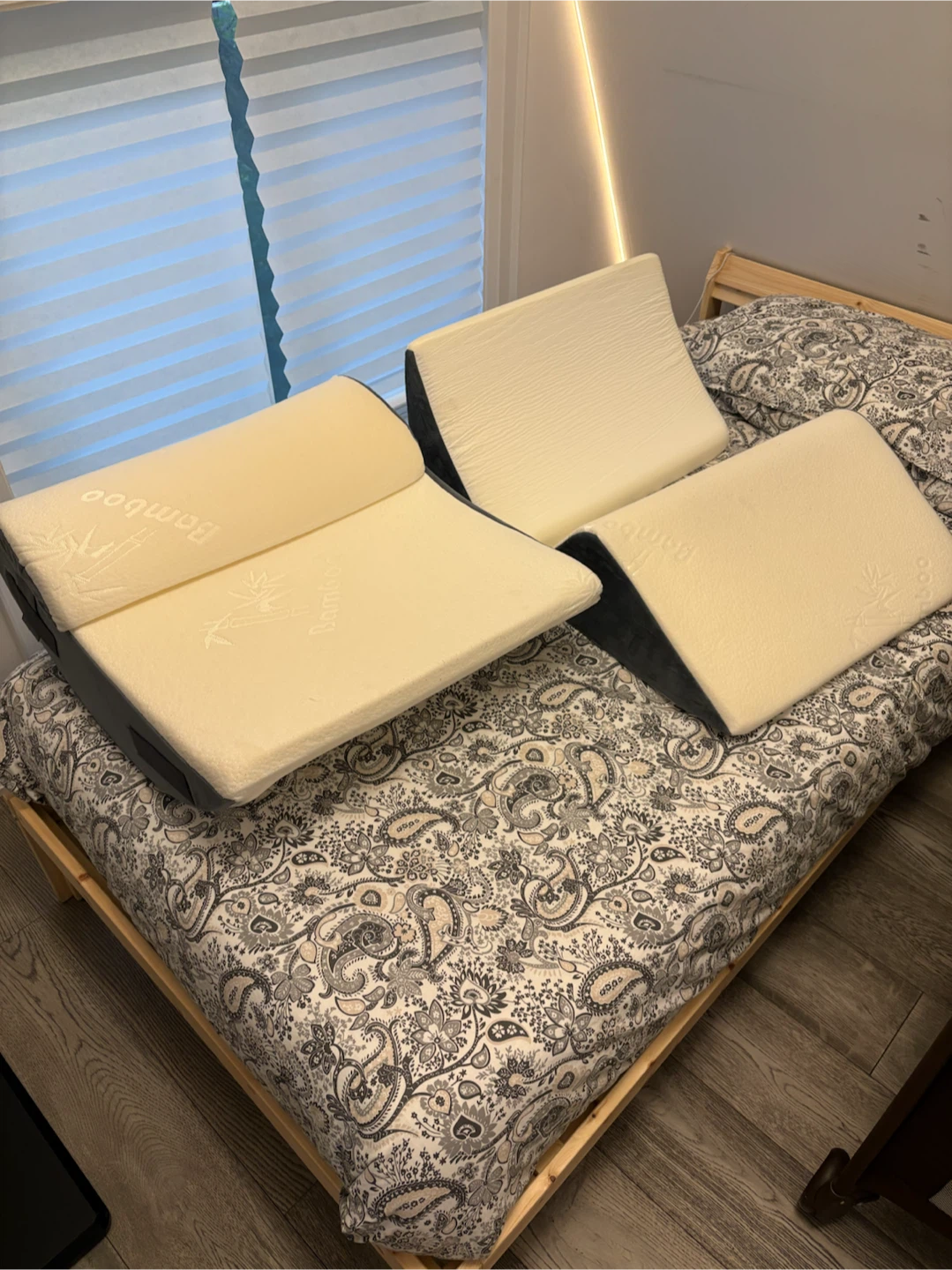 Lunix LX5 4-Piece Bed Wedge Pillow Set