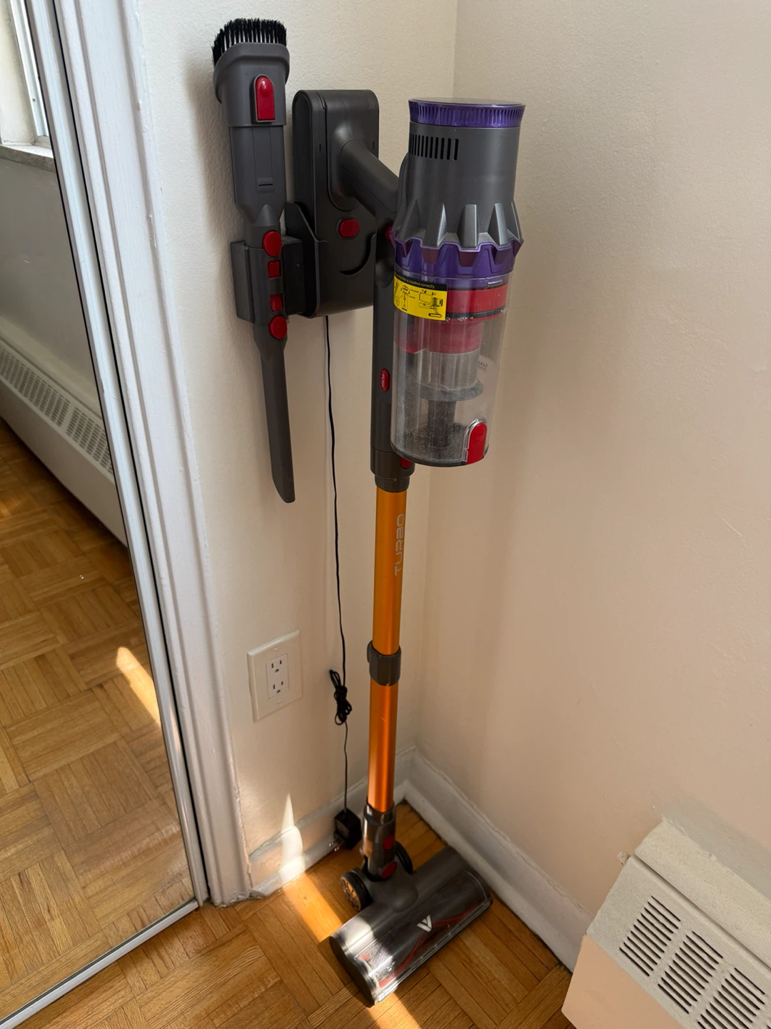 Coovy SU7 Cordless Vacuum - Excellent Condition