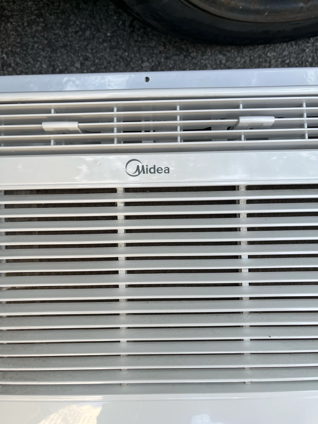 Midea Window Air Conditioner - photo 4