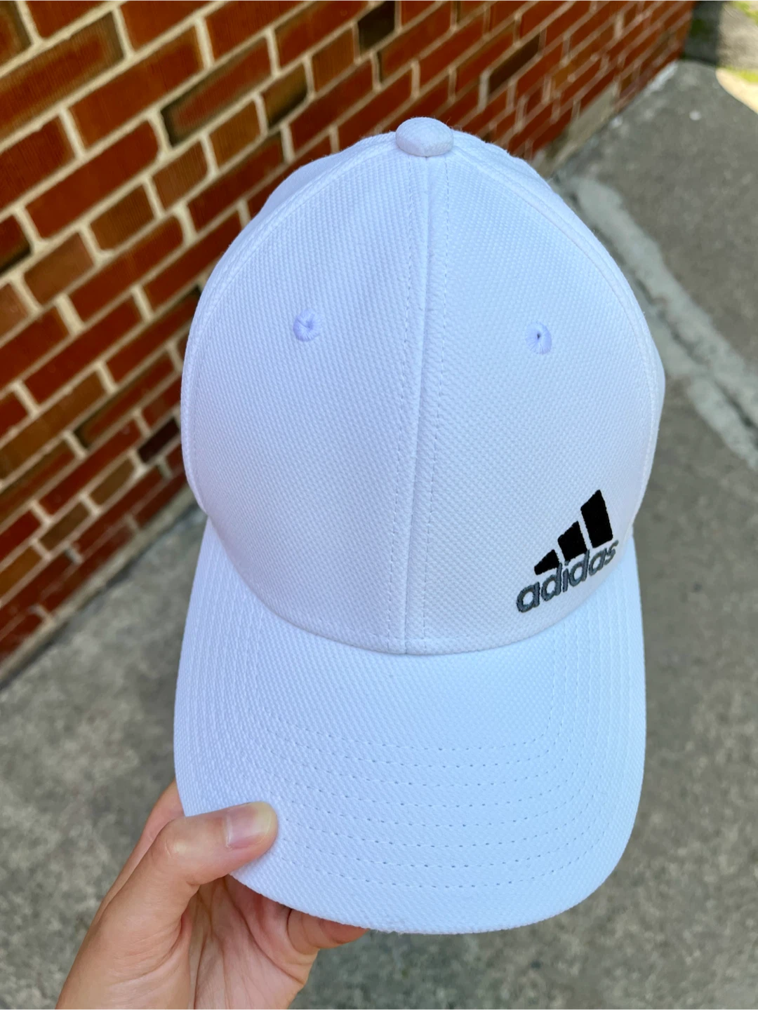 LIKE-NEW 🧢 Unisex Adidas White Baseball Cap