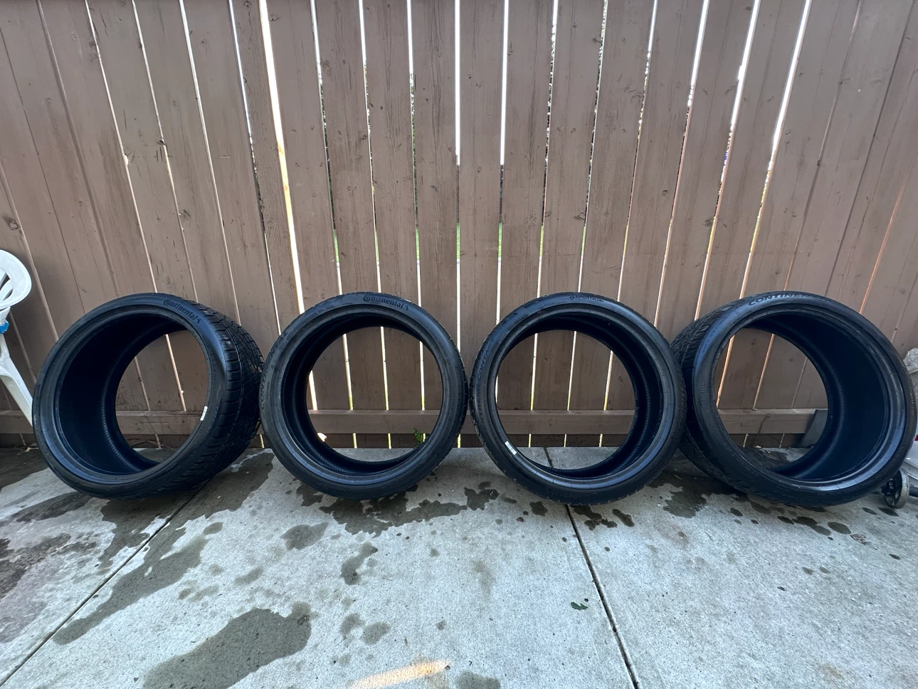 Continental Tires 235/35 ZR19