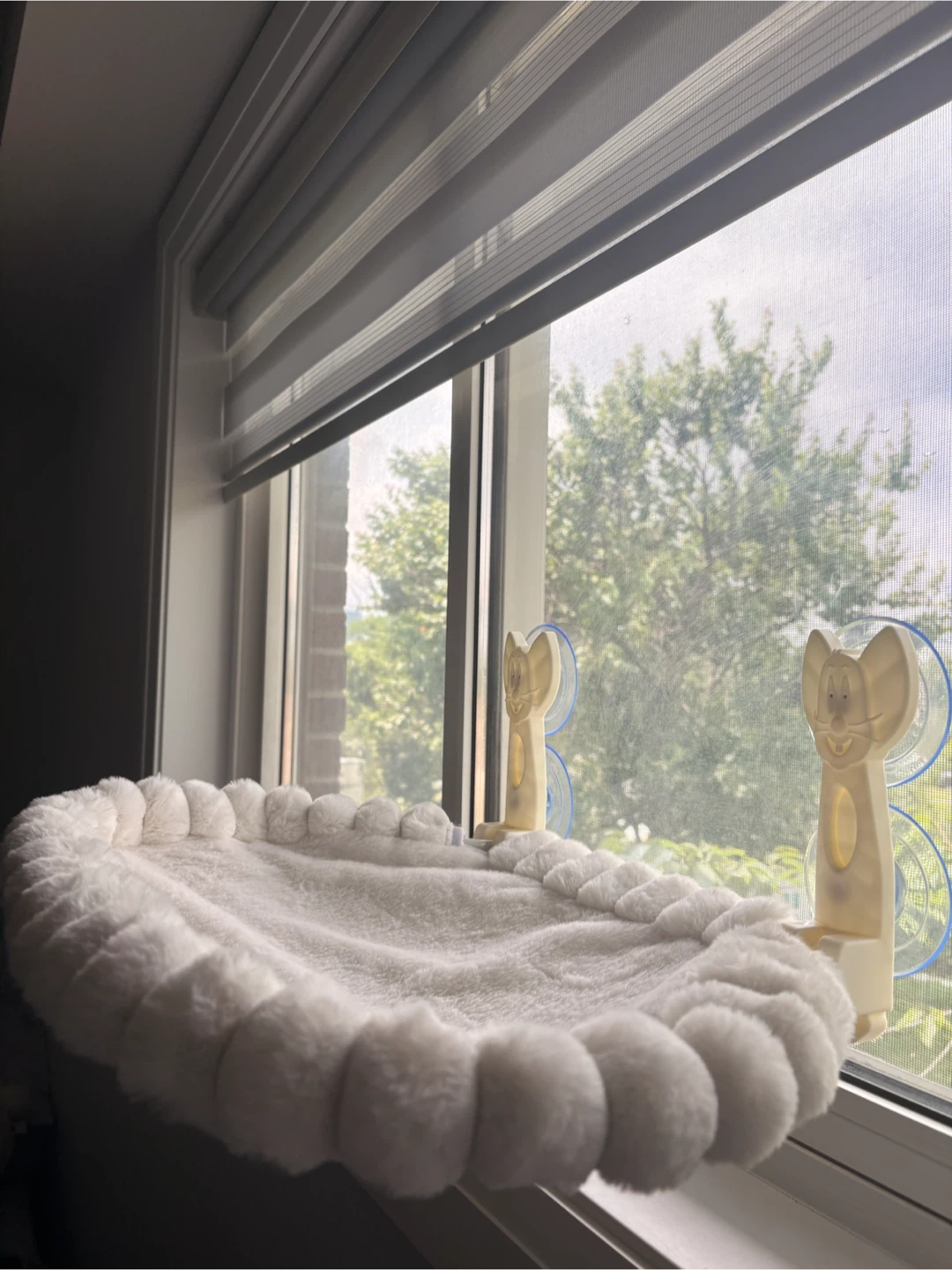 White Plush Cat Window Perch - photo 2