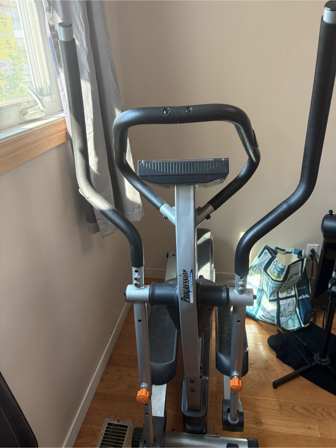 Ecliptical training machine