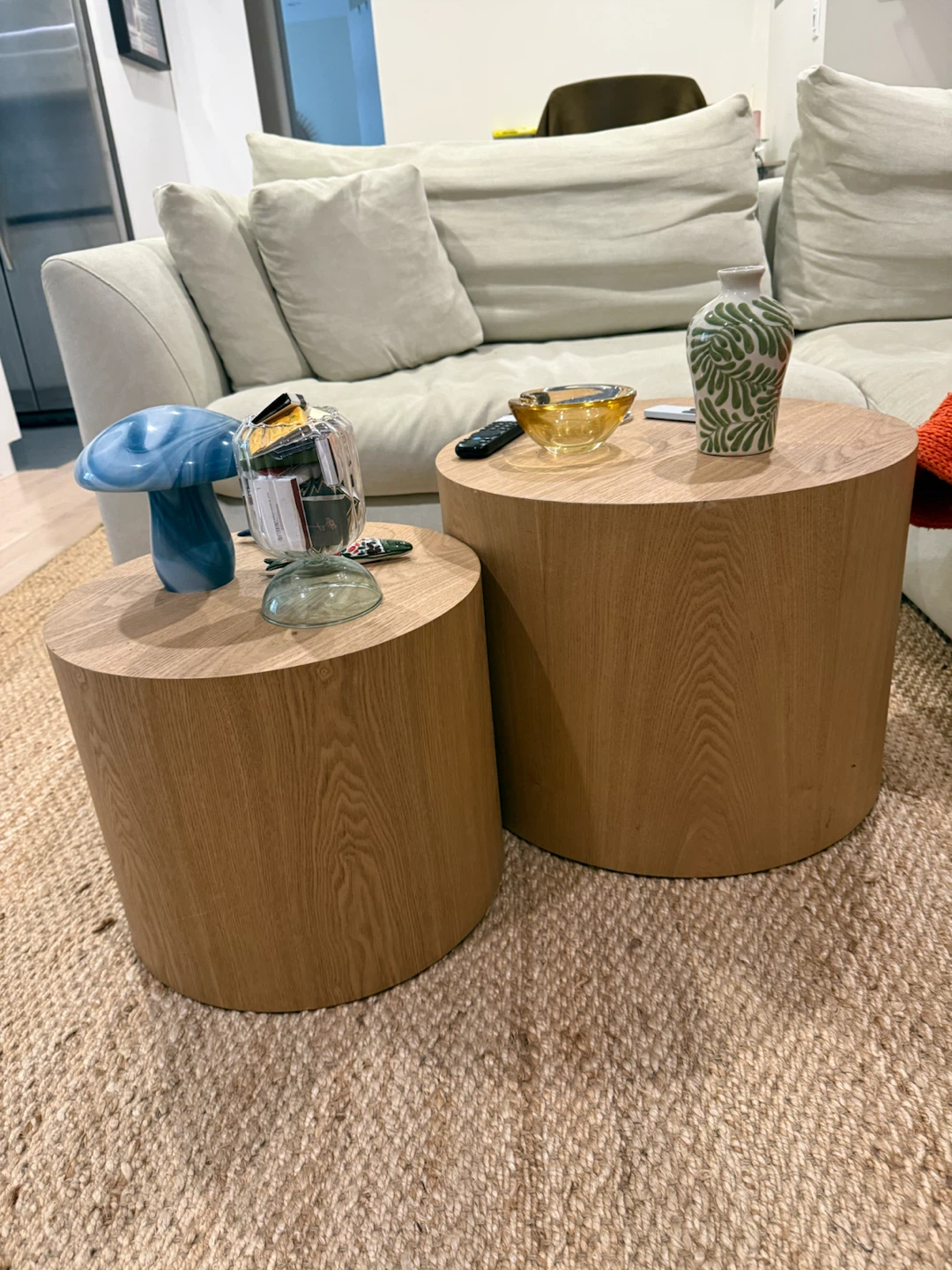 Set of 2 Oak Wood Round Side Tables - photo 3