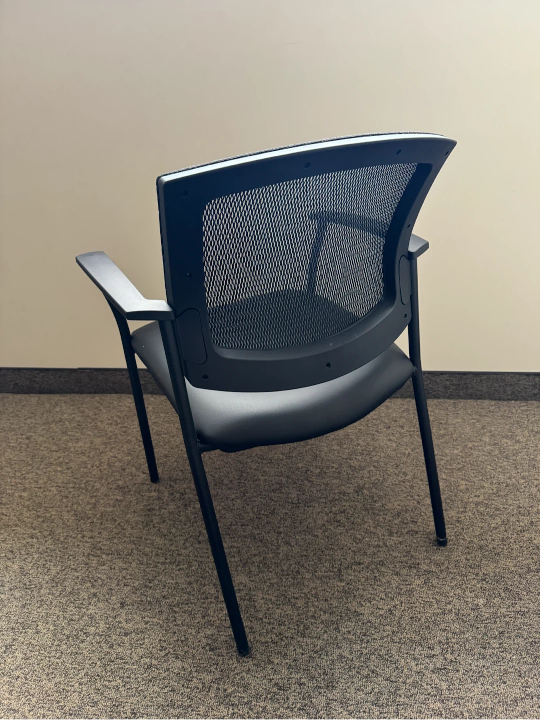 Black Mesh Back Office Chair - photo 2