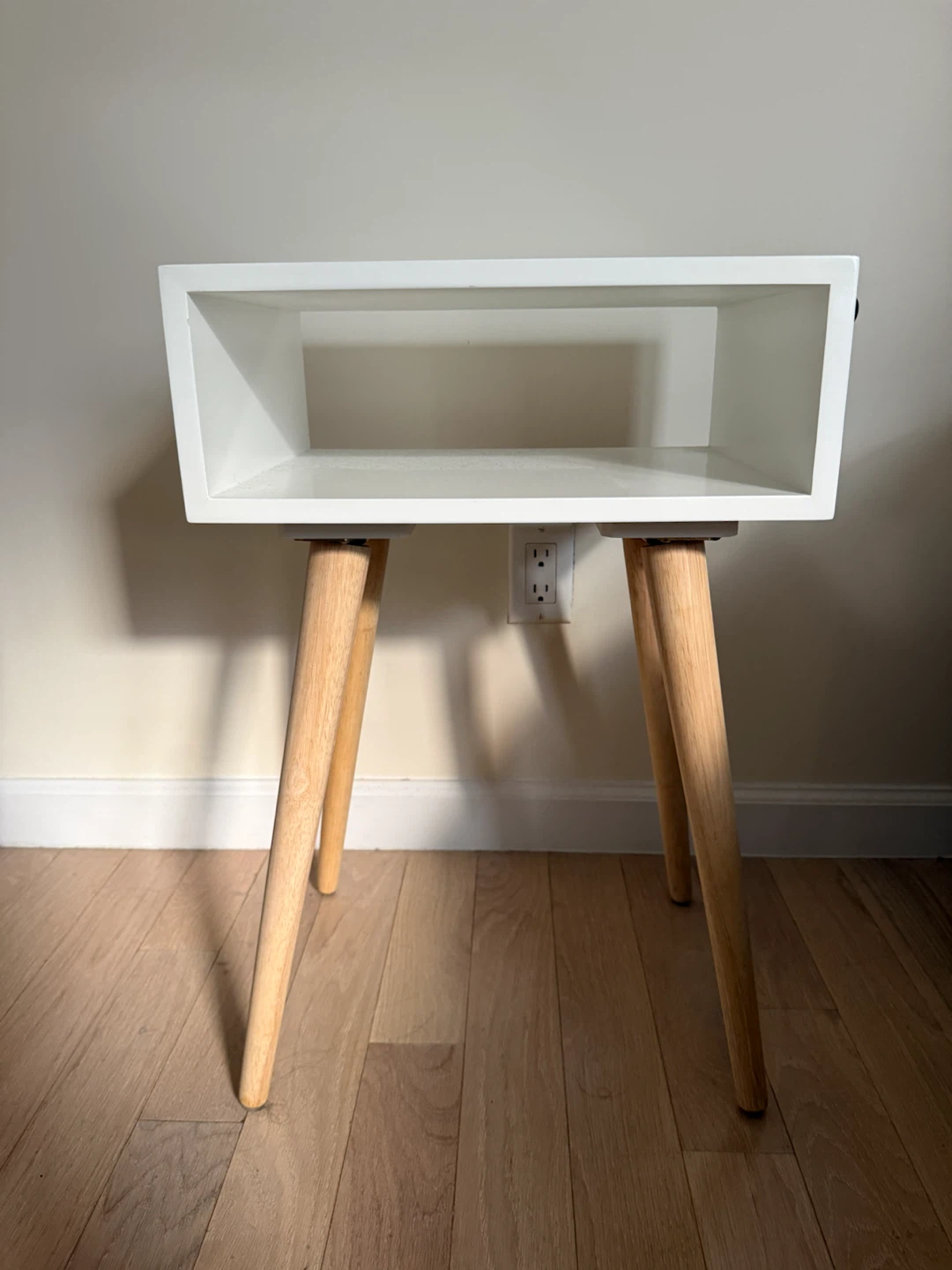White Side Table with Wood Legs (Set of 2)