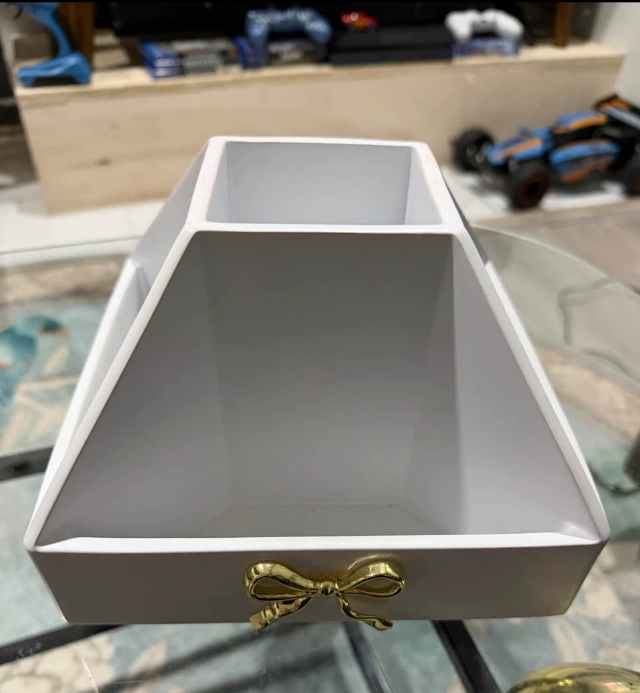 Brush holder with Gold Bow Accent