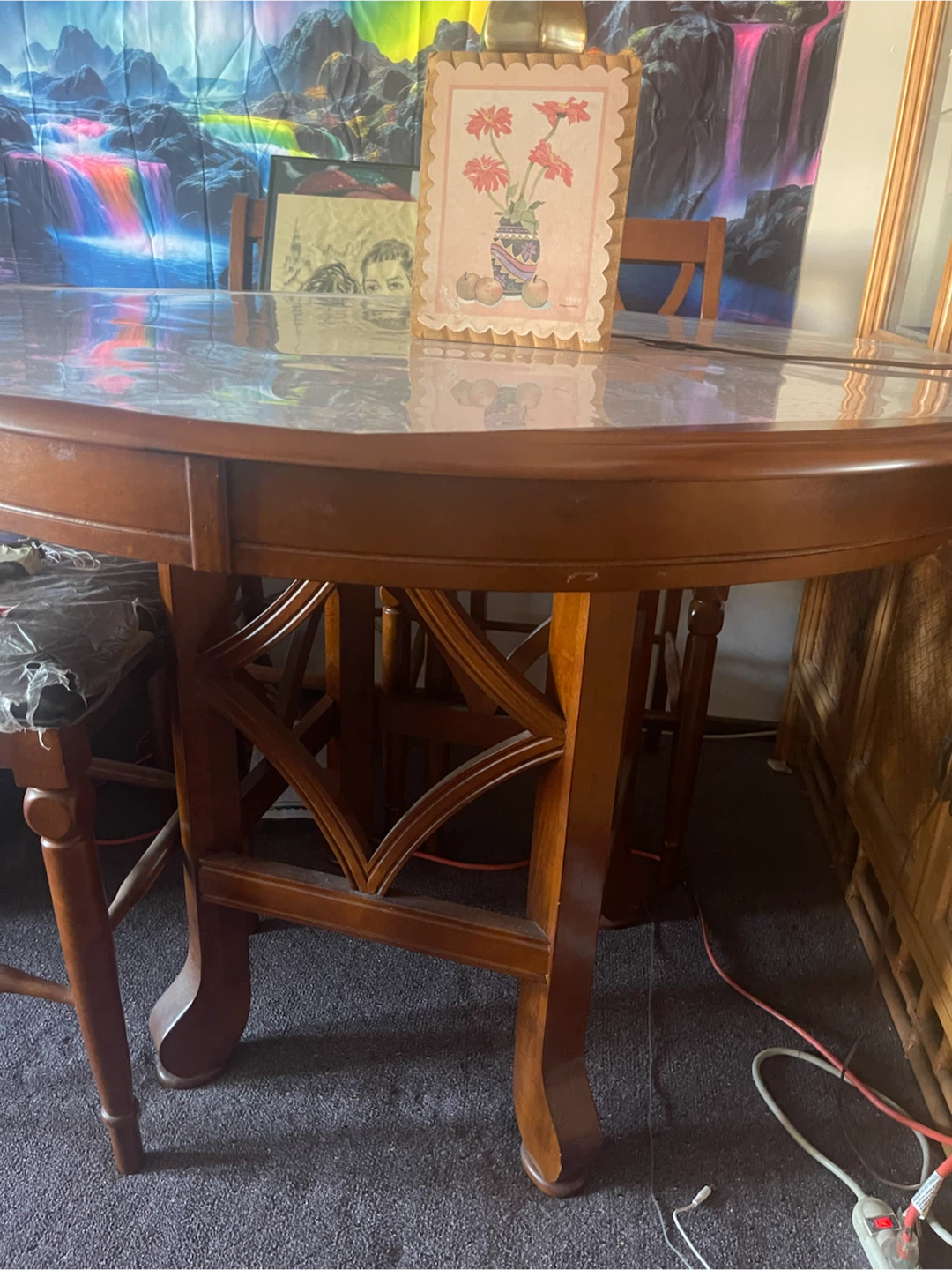Round Dining Table with Protective Cover - photo 3