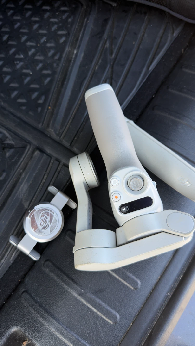 DJI OM 4 Gimbal Stabilizer for Smartphones