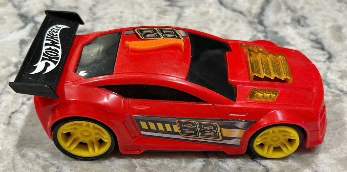 Plastic Hot Wheels Race Cars. Button on Top Plays Burnout Noises - photo 3