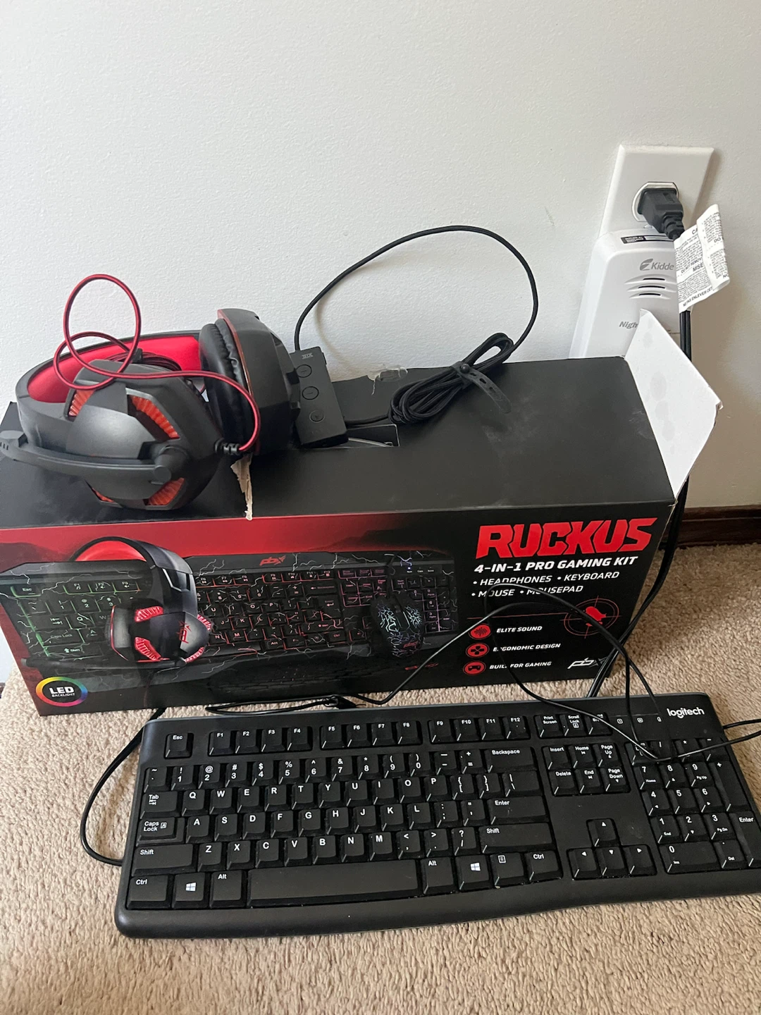 Headphones, Keyboard, volume control
