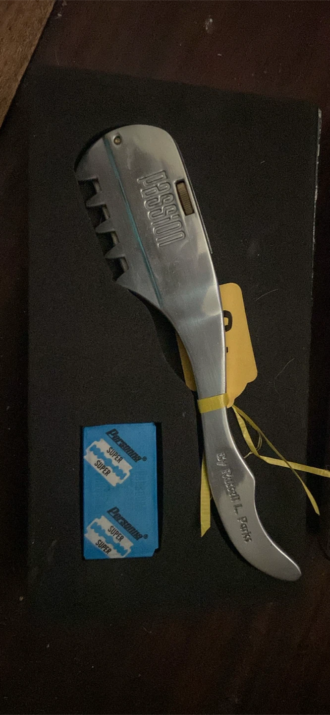 Passion Design Razor by Russell L. Parks