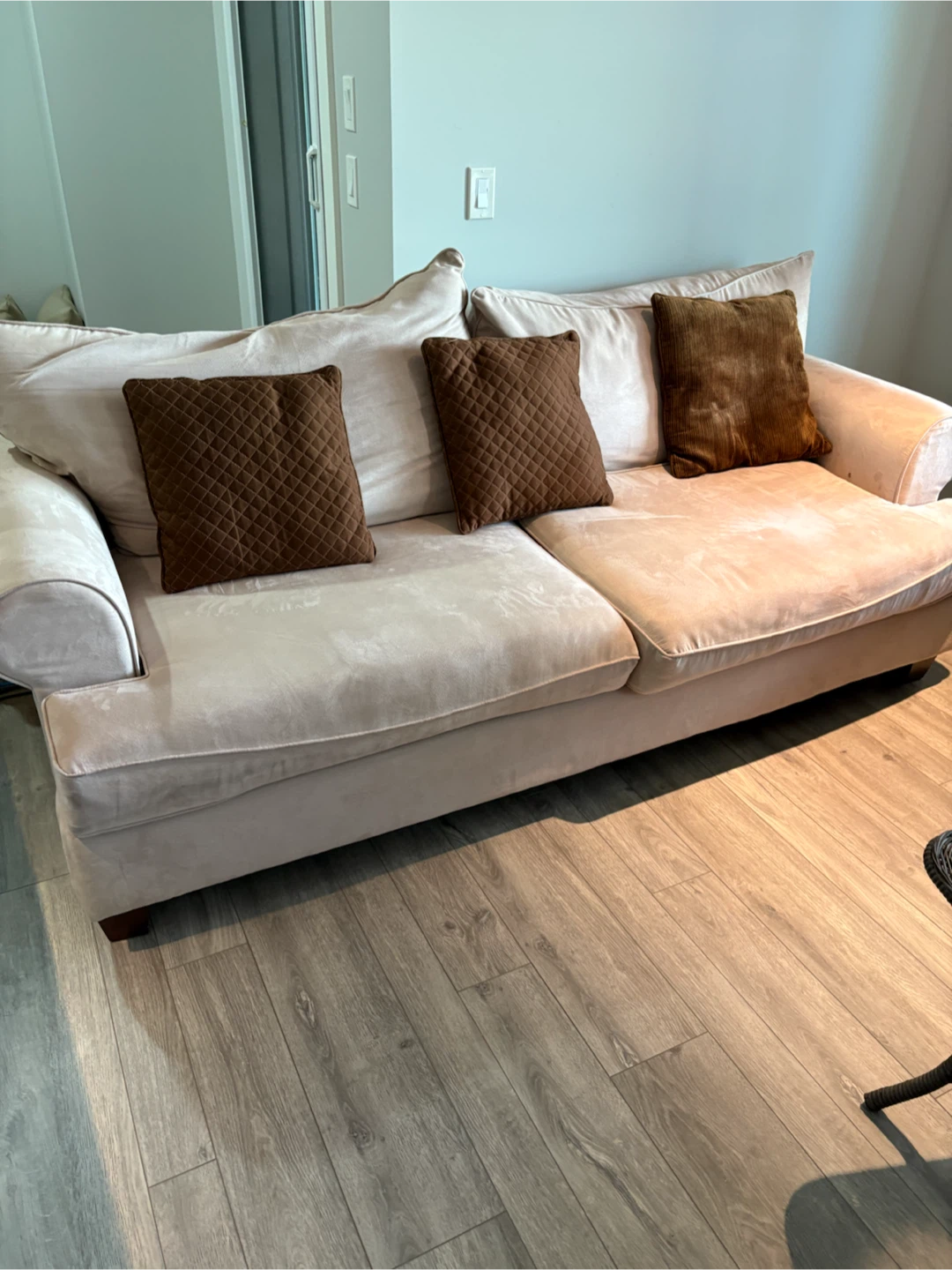Cream 3-Seater Sofa with Brown Pillows