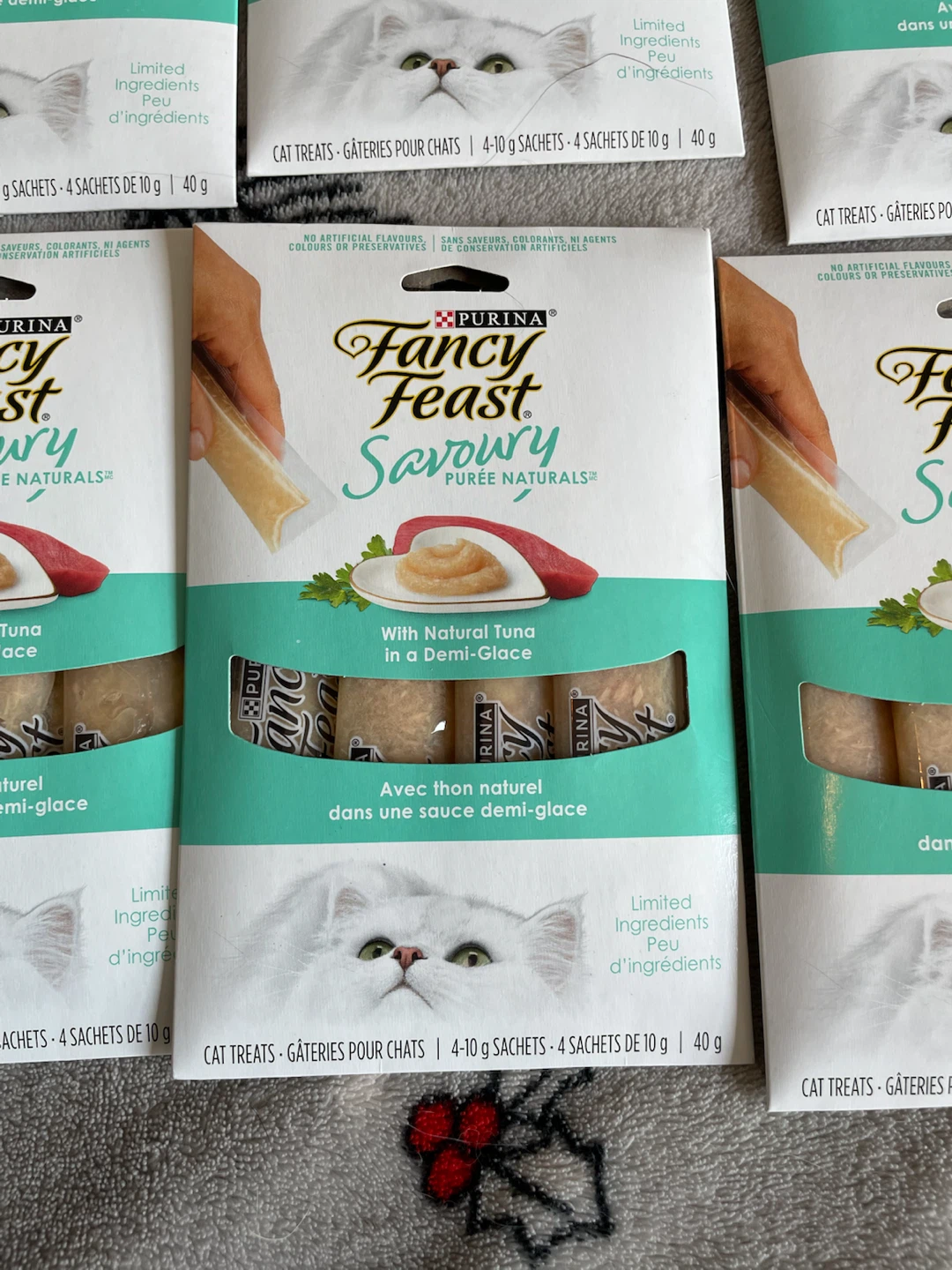 18 Packs Fancy Feast Tube Cat Treats Lot - photo 2