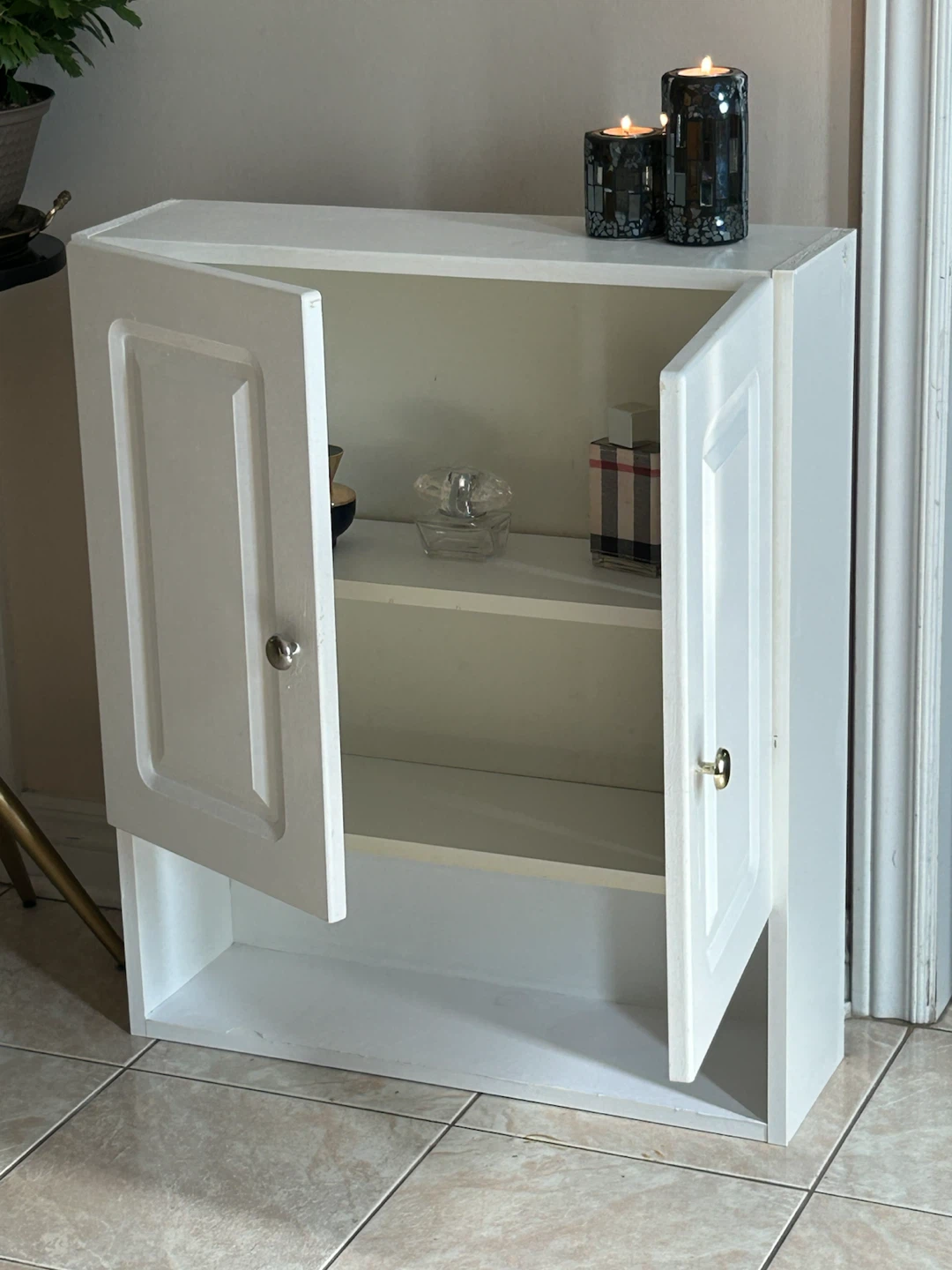 White Wooden wall mounted Cabinet with Shelves - photo 2