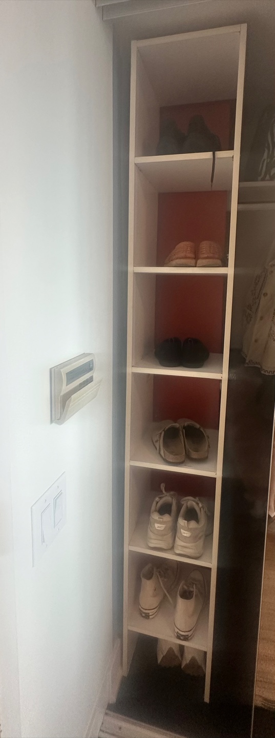 Shoe shelf