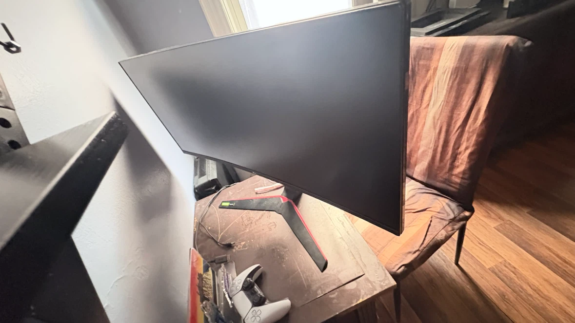 LG UltraGear Gaming Monitor - photo 3