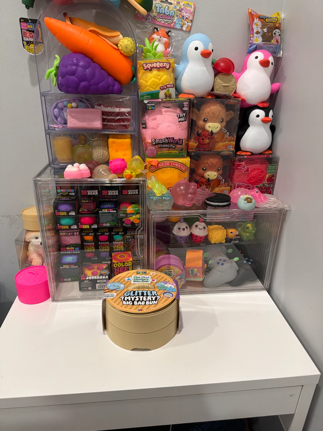 VIRAL SQUISHYS AND NEEDOHS (dm for pricing)