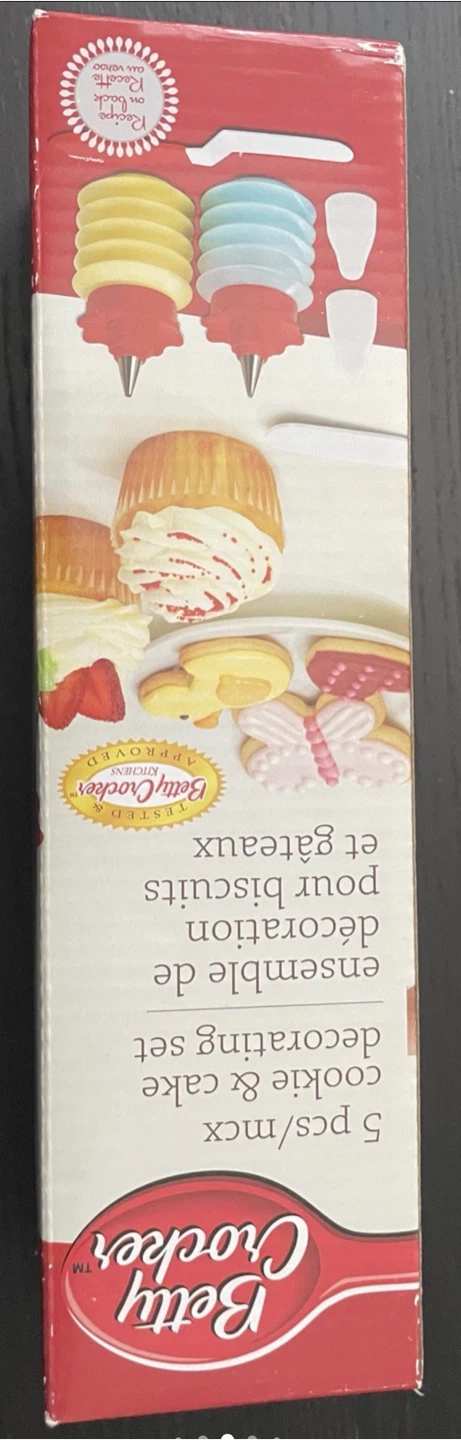 Betty Crocker Cookie & Cake Decorating Set and whisk. - photo 5