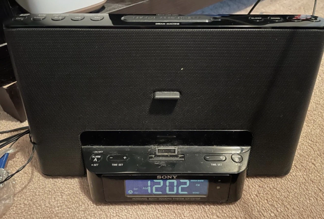 Sony Personal Audio Docking System with Alarm Clock - photo 2