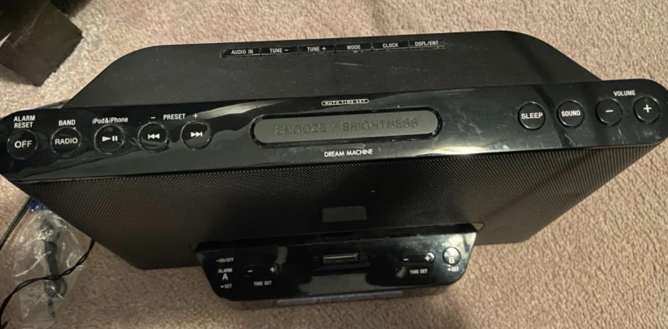 Sony Personal Audio Docking System with Alarm Clock - photo 3