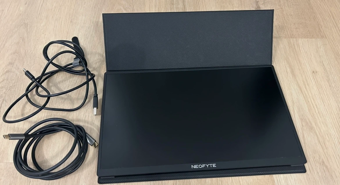 Neofyte 14" Portable Monitor – Mint Condition! - photo 4