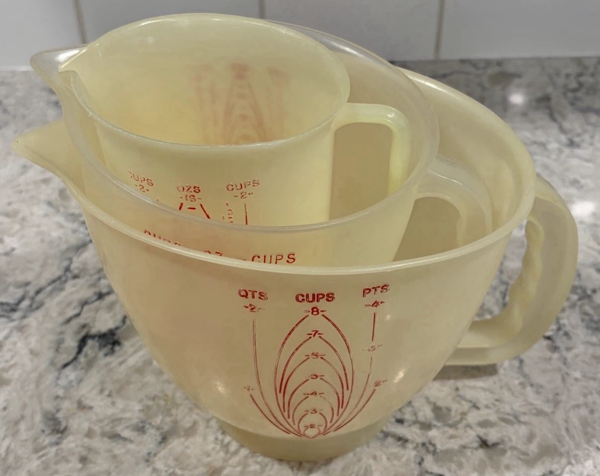 Vintage Tupperware Measuring Cups/Pitchers Set