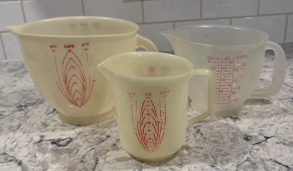 Vintage Tupperware Measuring Cups/Pitchers Set - photo 2