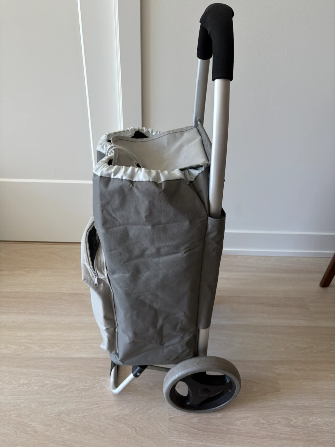 Foldable Shopping Cart – Great Condition! - photo 3