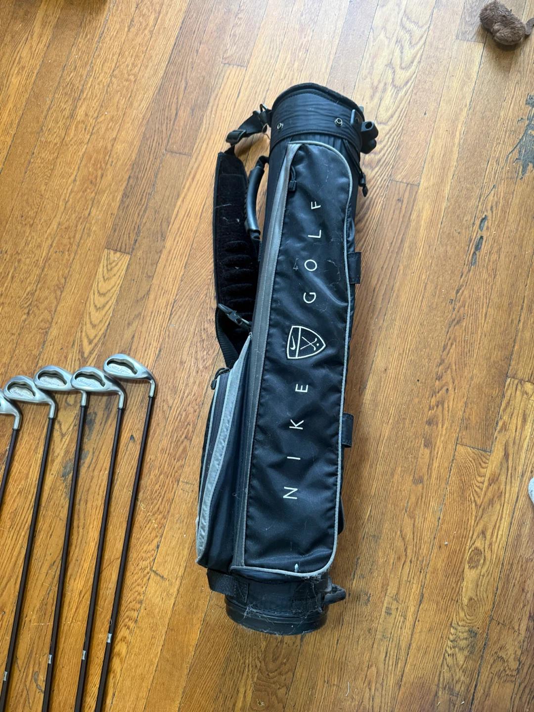 Nike Golf Bag with Irons WOMEN’S Right big bertha