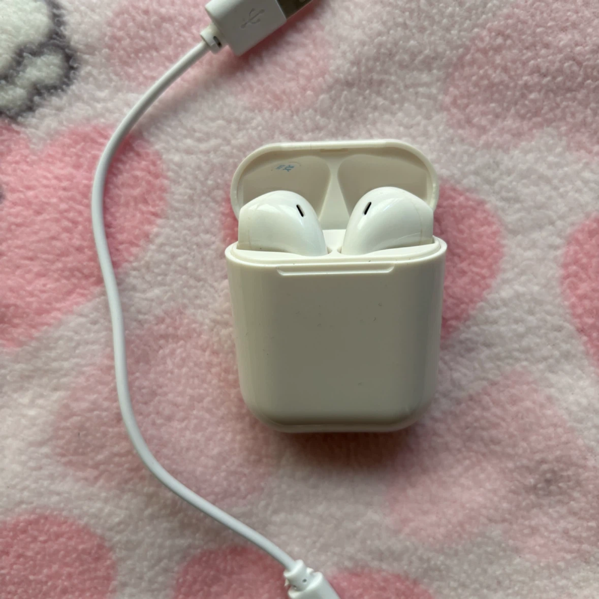 i12 TWS - True Wireless Stereo Earbuds - photo 3